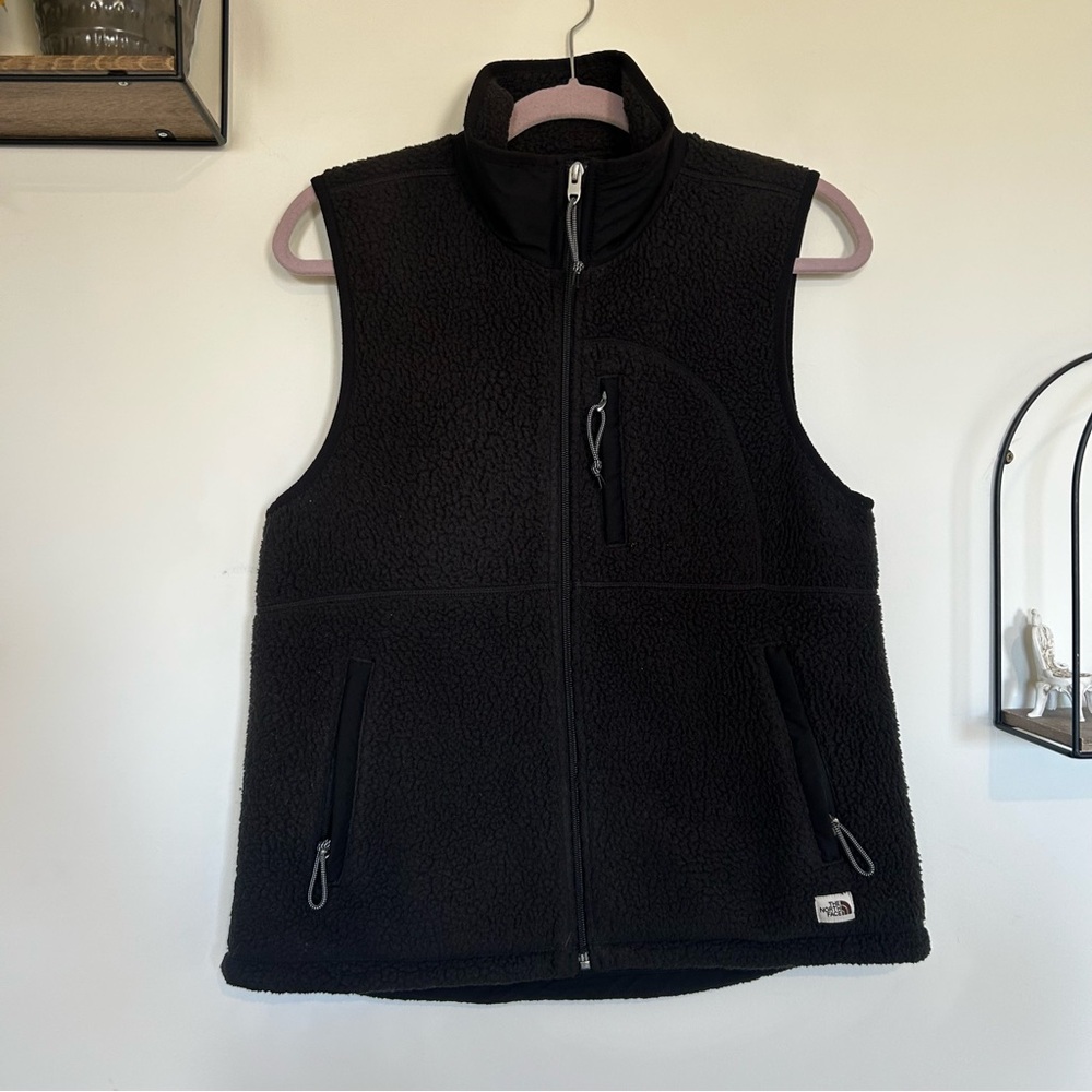 The North Face Black Cragmont Fleece Vest Size Woman’s Medium